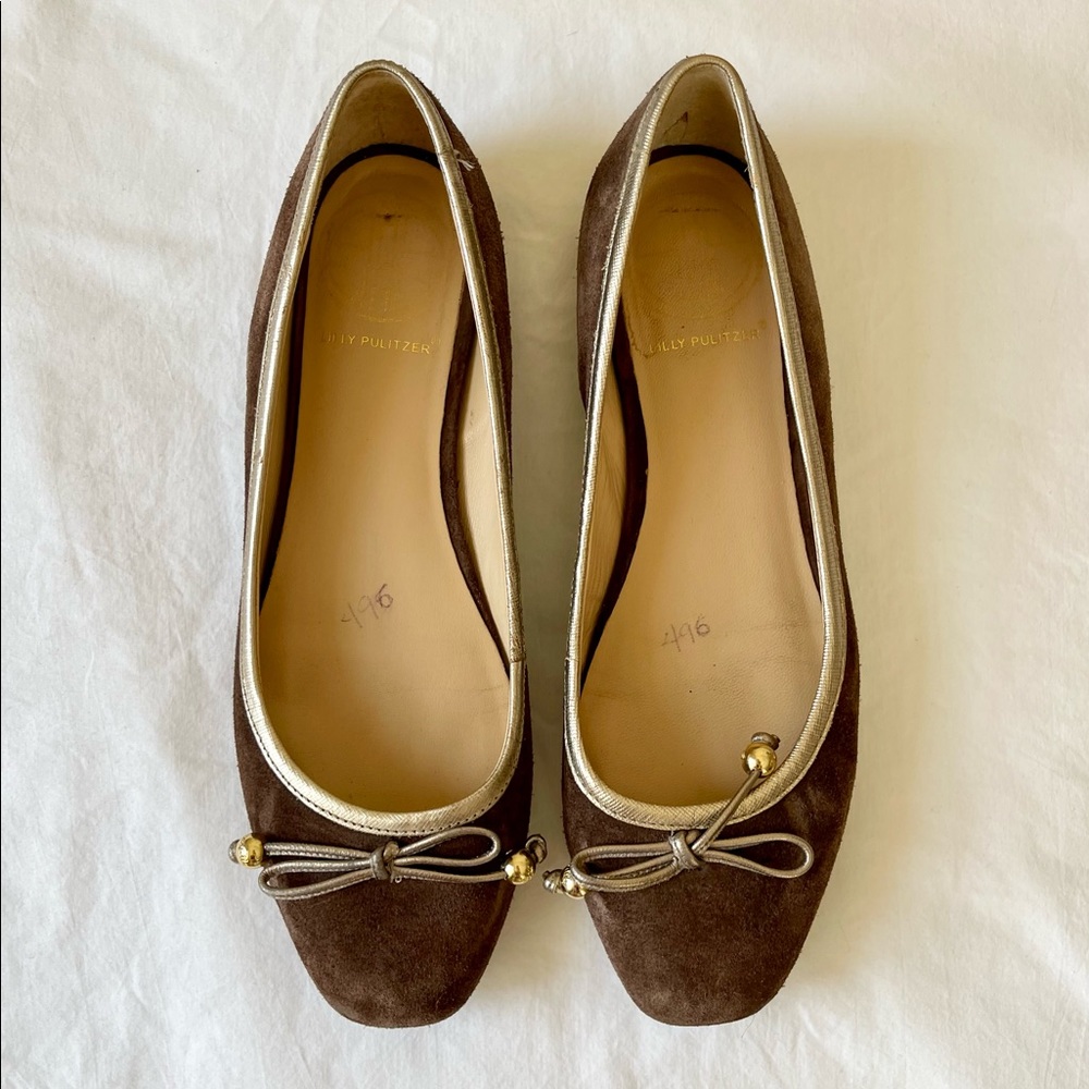 Lilly Pulitzer brown suede flats size 6
